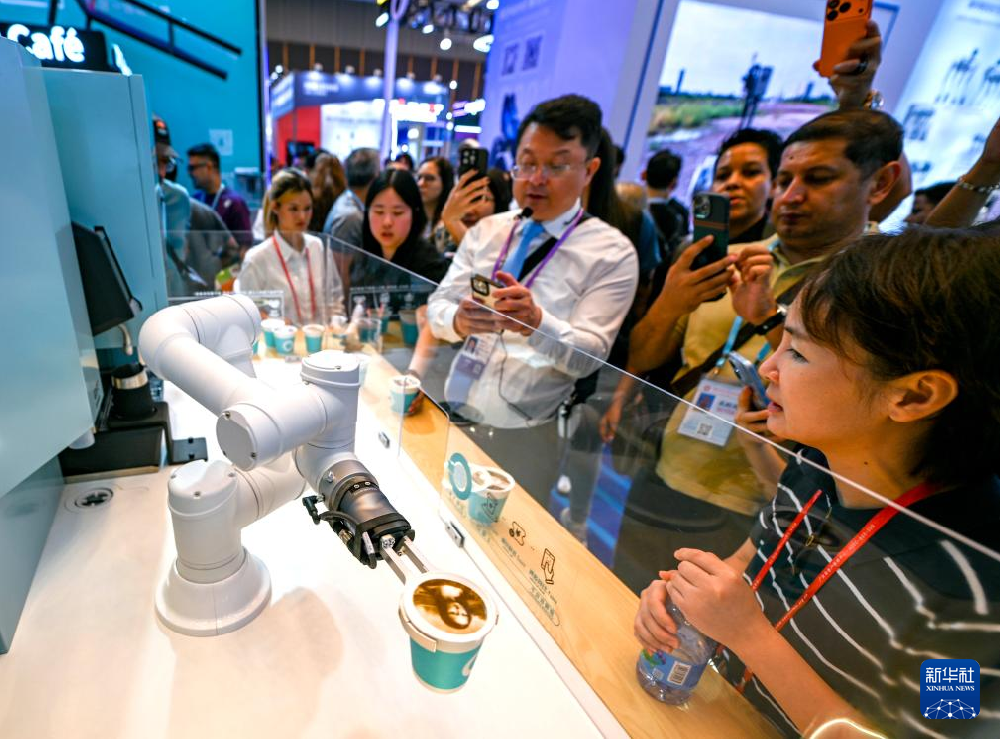 “圈粉”境外采购商 